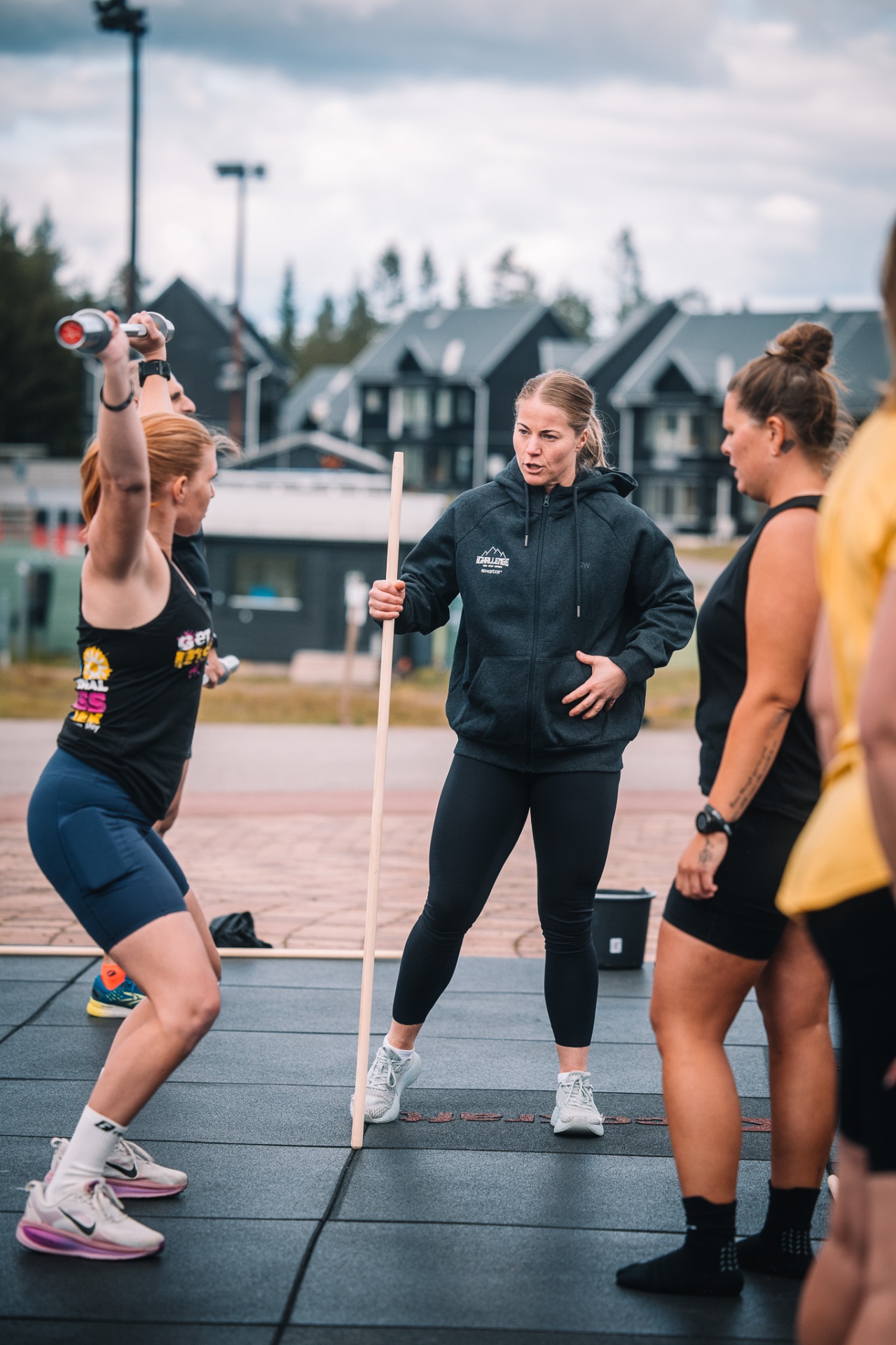 Coach instruerar deltagare